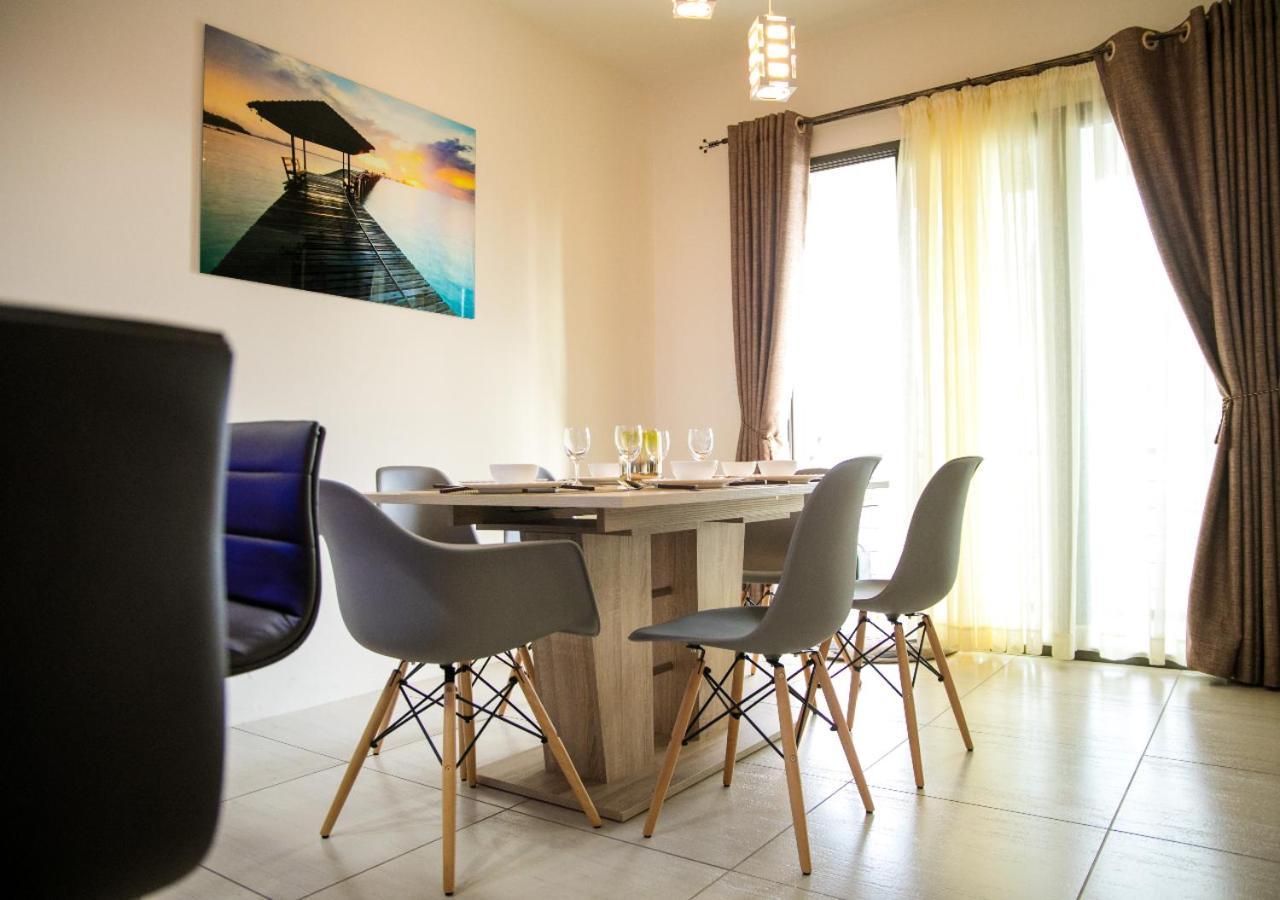 Luxury 2 Bedroom Apartment With Pool - Close To Flic-En-Flac Beach Екстериор снимка