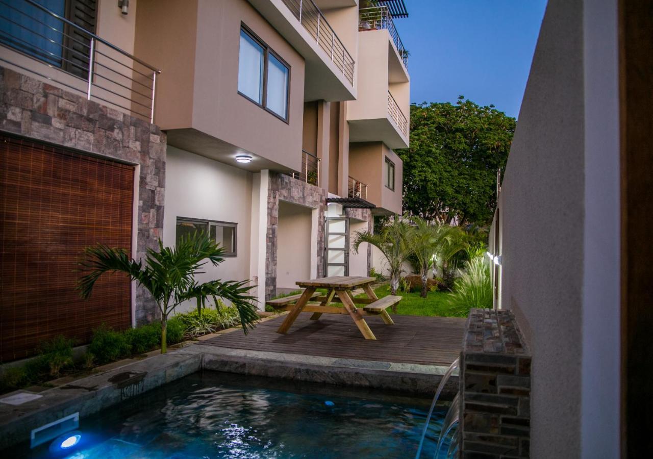 Luxury 2 Bedroom Apartment With Pool - Close To Flic-En-Flac Beach Екстериор снимка