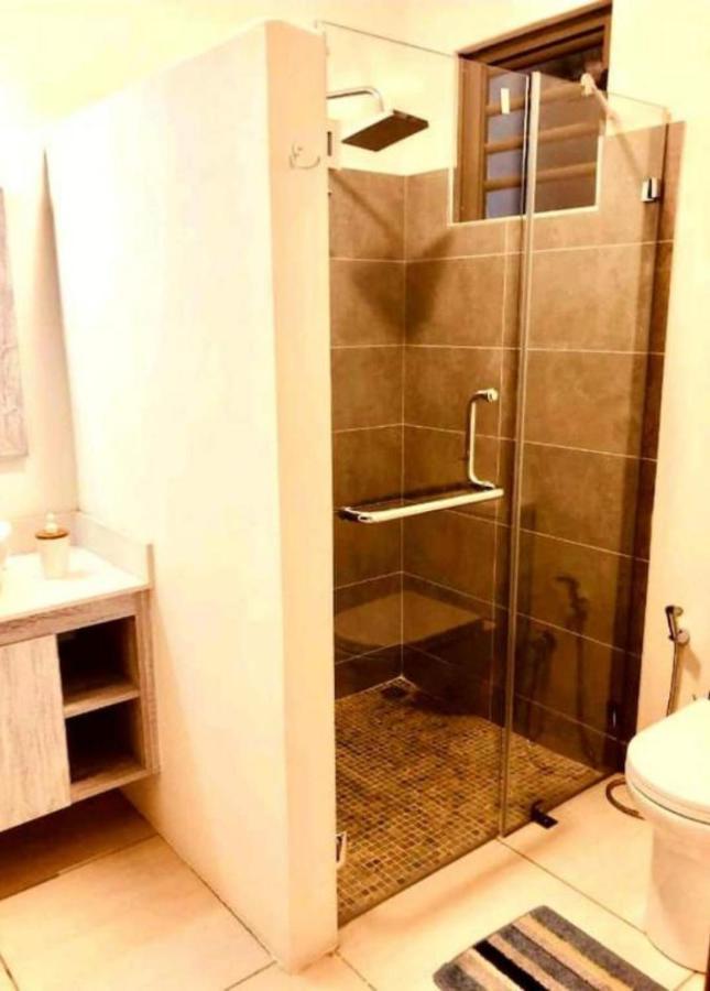 Luxury 2 Bedroom Apartment With Pool - Close To Flic-En-Flac Beach Екстериор снимка